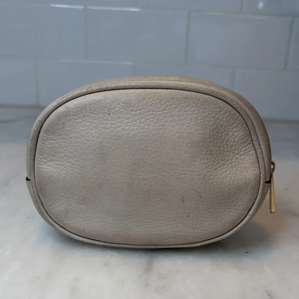 Michael Kors Bag Oval Pebbled Leather Cosmetic Case Pouch Clutch